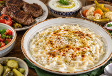 Yoğurtlu Eriştenin Yanına ne gider